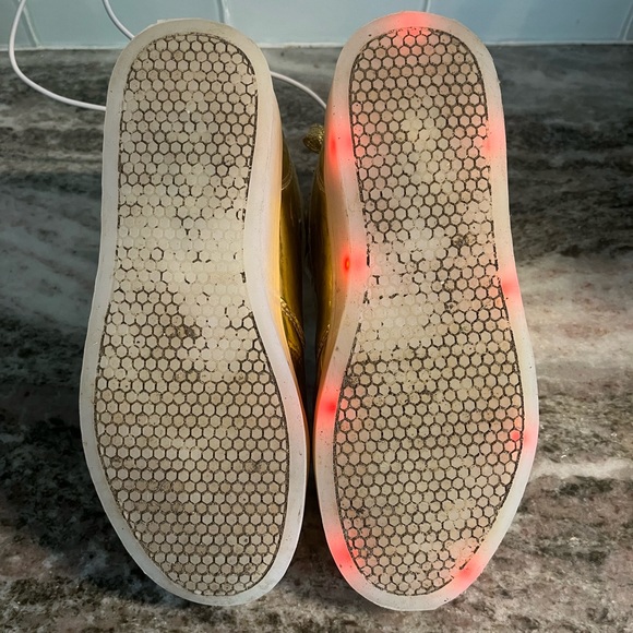 Voovix Light Up LED kids gold high tops - Picture 6 of 6